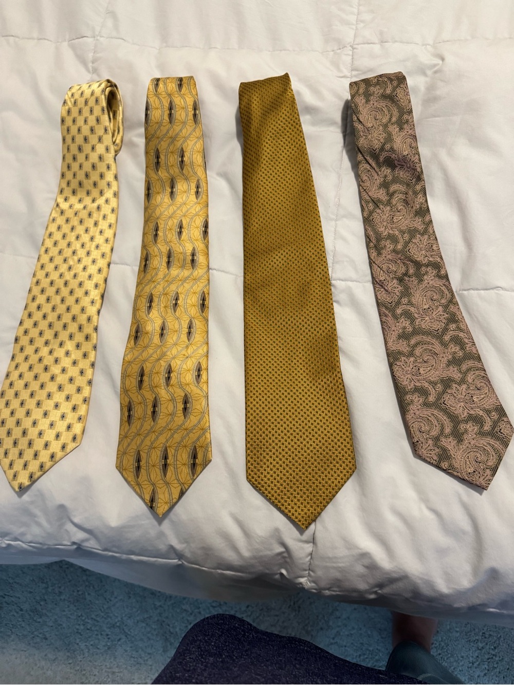 Men's Classic Yellow Patterned Tie - Versatile Formal Accessory
